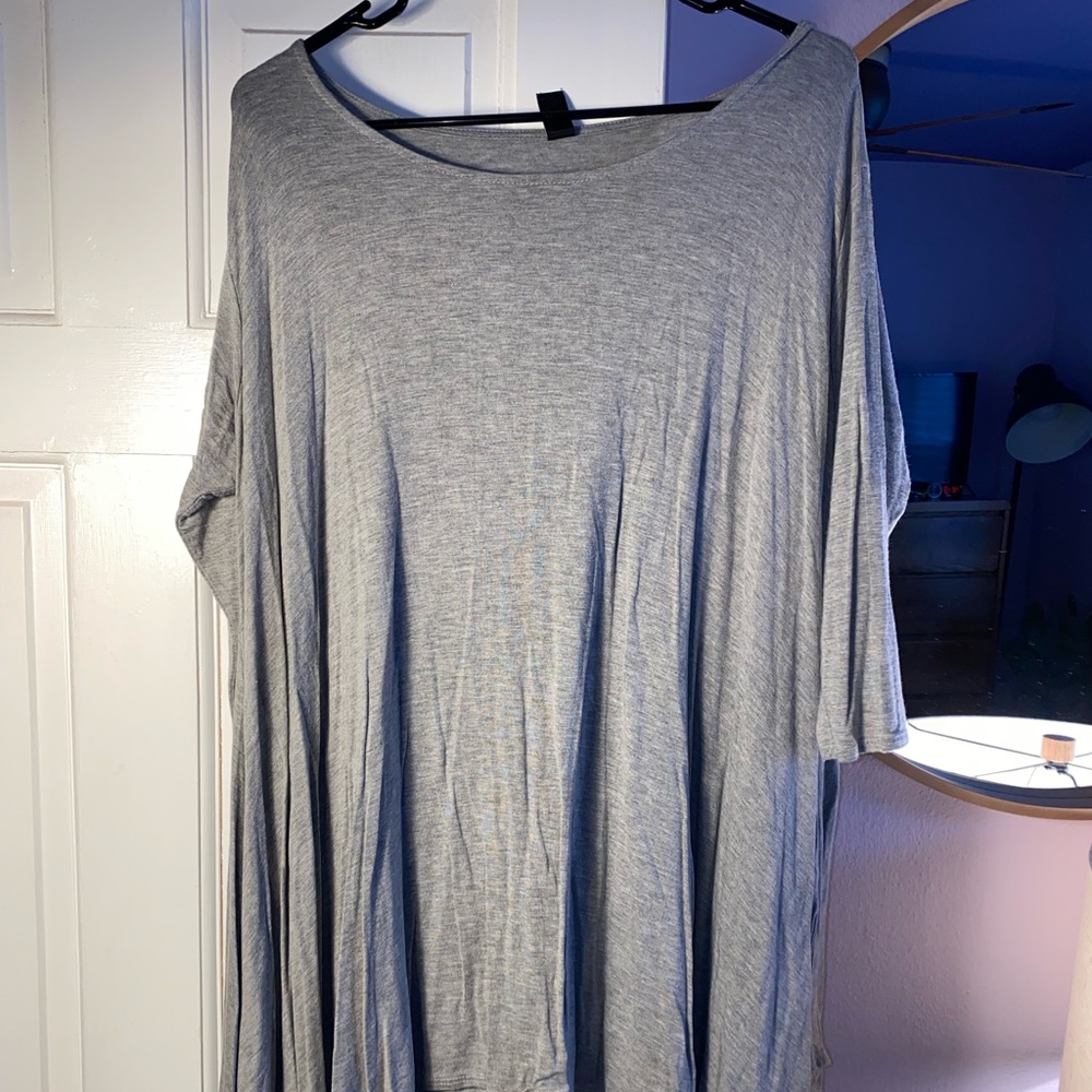 Scoop neck grey flowy blouse size L